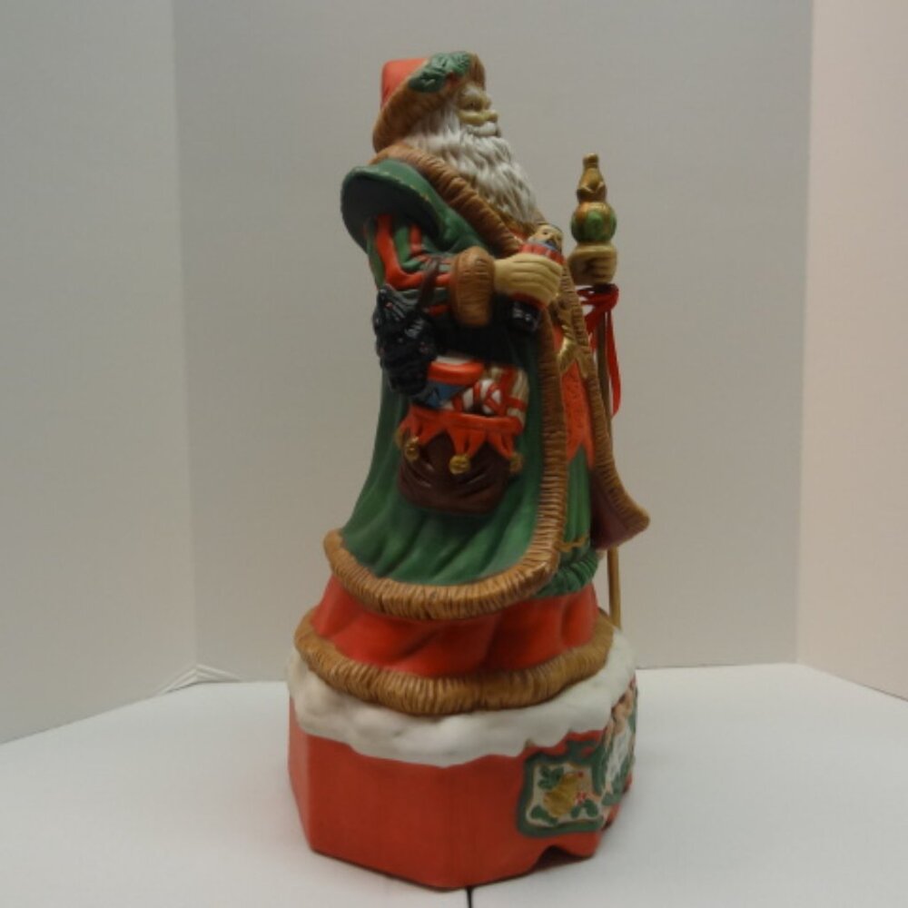 Ceramic Musical Santa - Picture 3 of 4